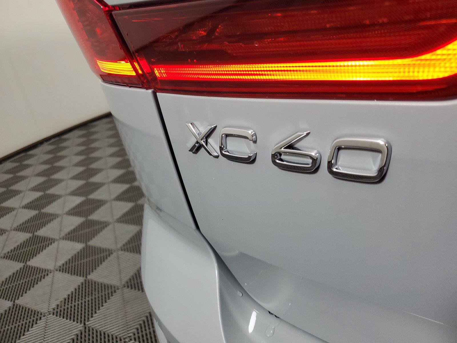 New 2026 Volvo XC60 T8 Ultra w/ Protection Package Premier AWD/4WD image 6