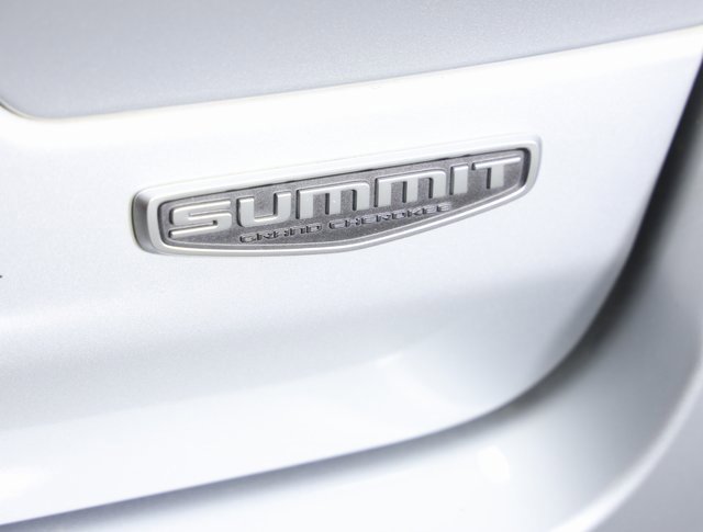 Used 2023 Jeep Grand Cherokee Summit w/ Luxury Tech Group V image 7