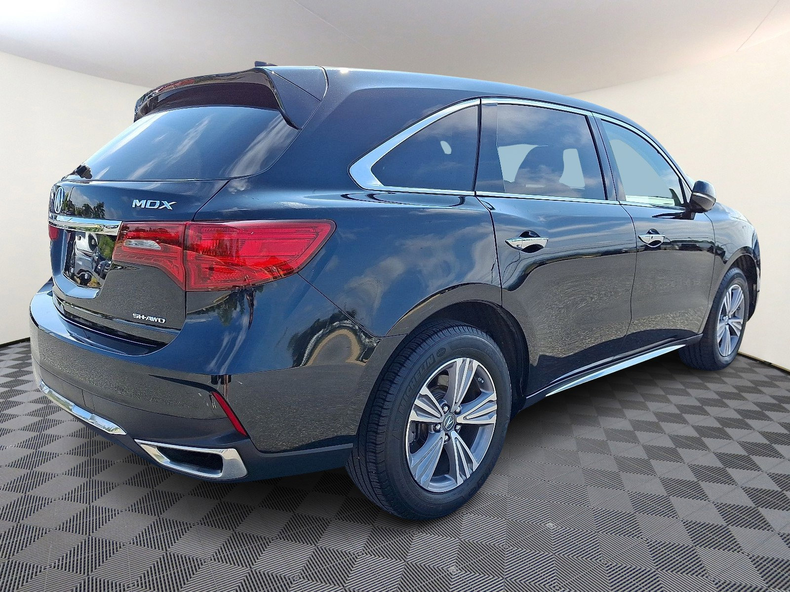 Used 2020 Acura MDX SH-AWD image 4
