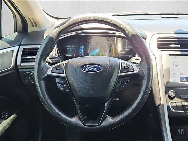Used 2020 Ford Fusion SE FWD image 14