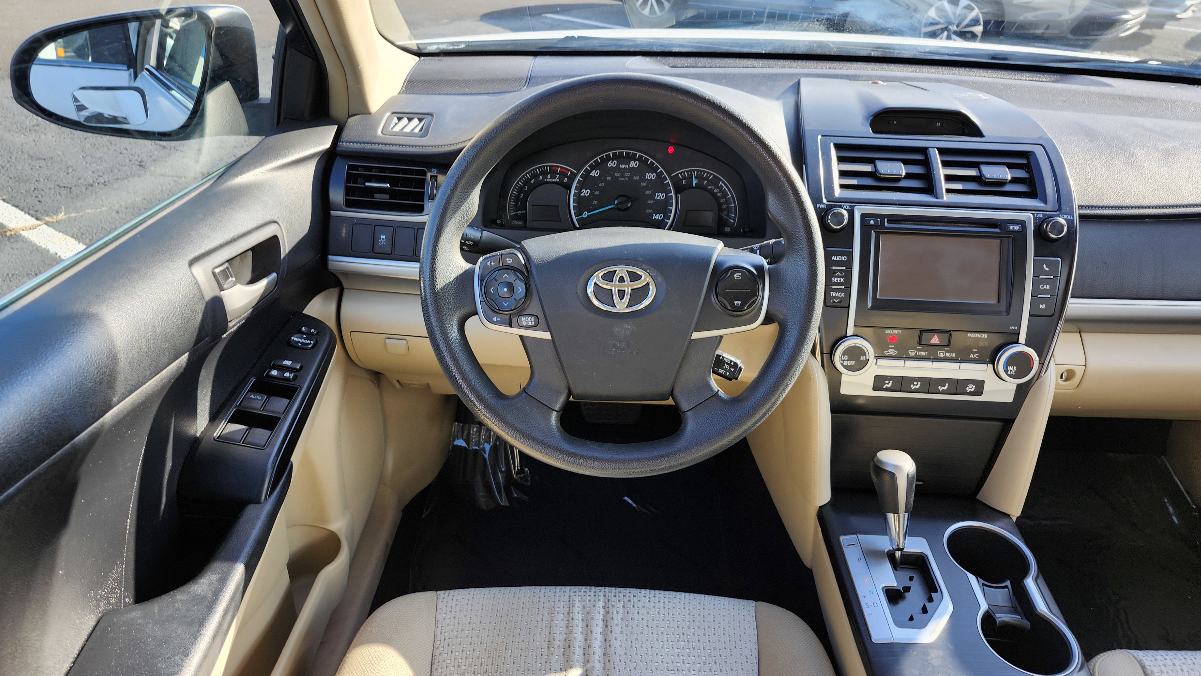 Used 2012 Toyota Camry LE image 19
