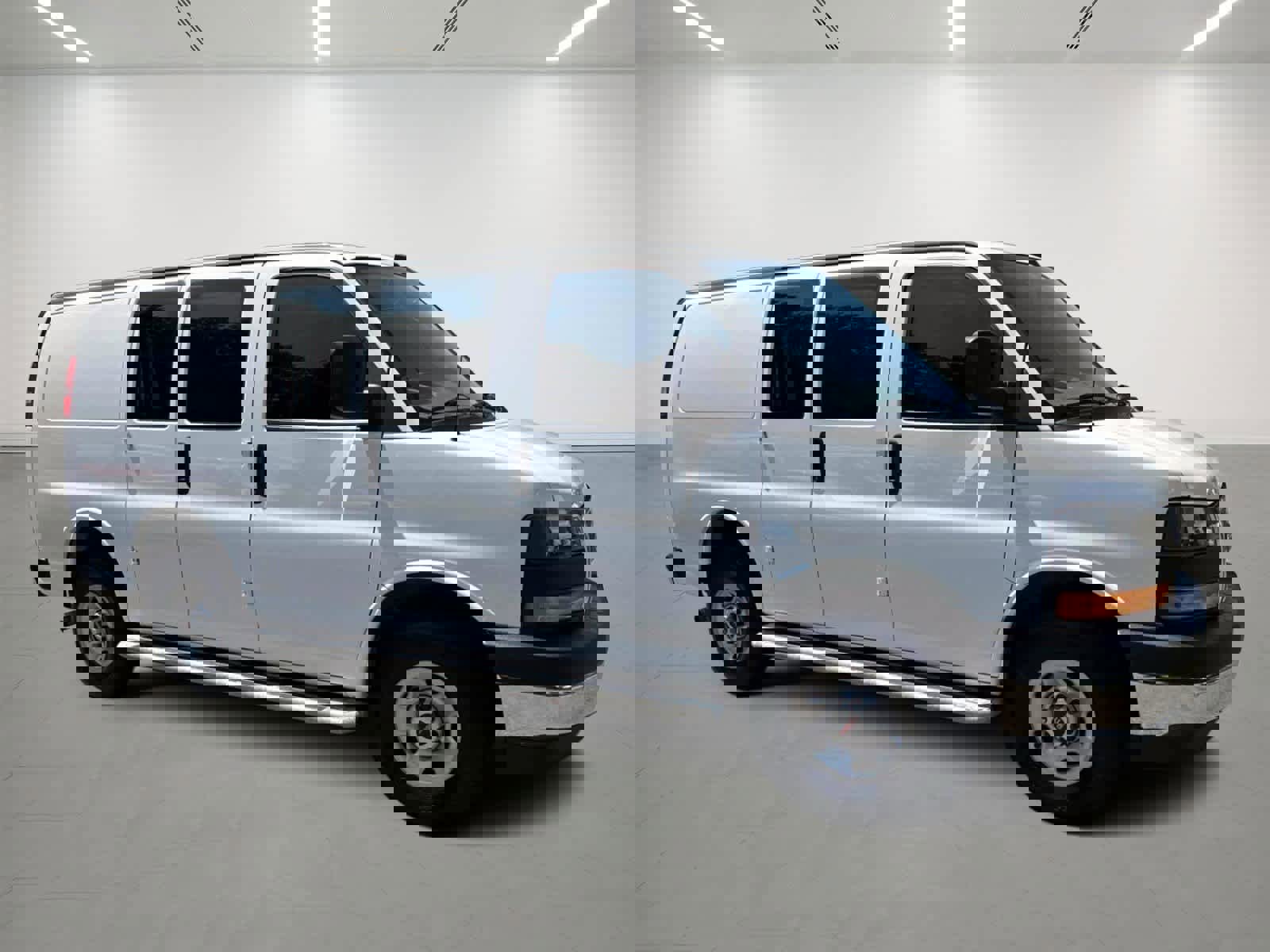 Used 2024 GMC Savana 2500 w/ Driver Convenience Package image 6