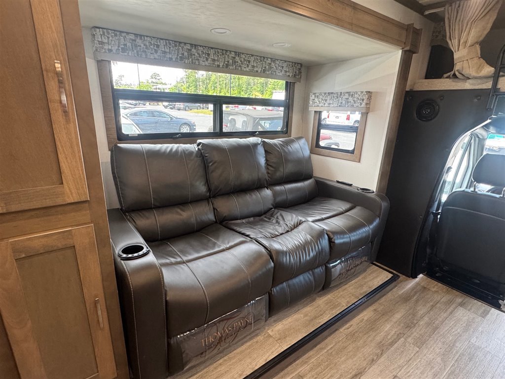 Used 2022 Mercedes-Benz Sprinter 3500 image 15