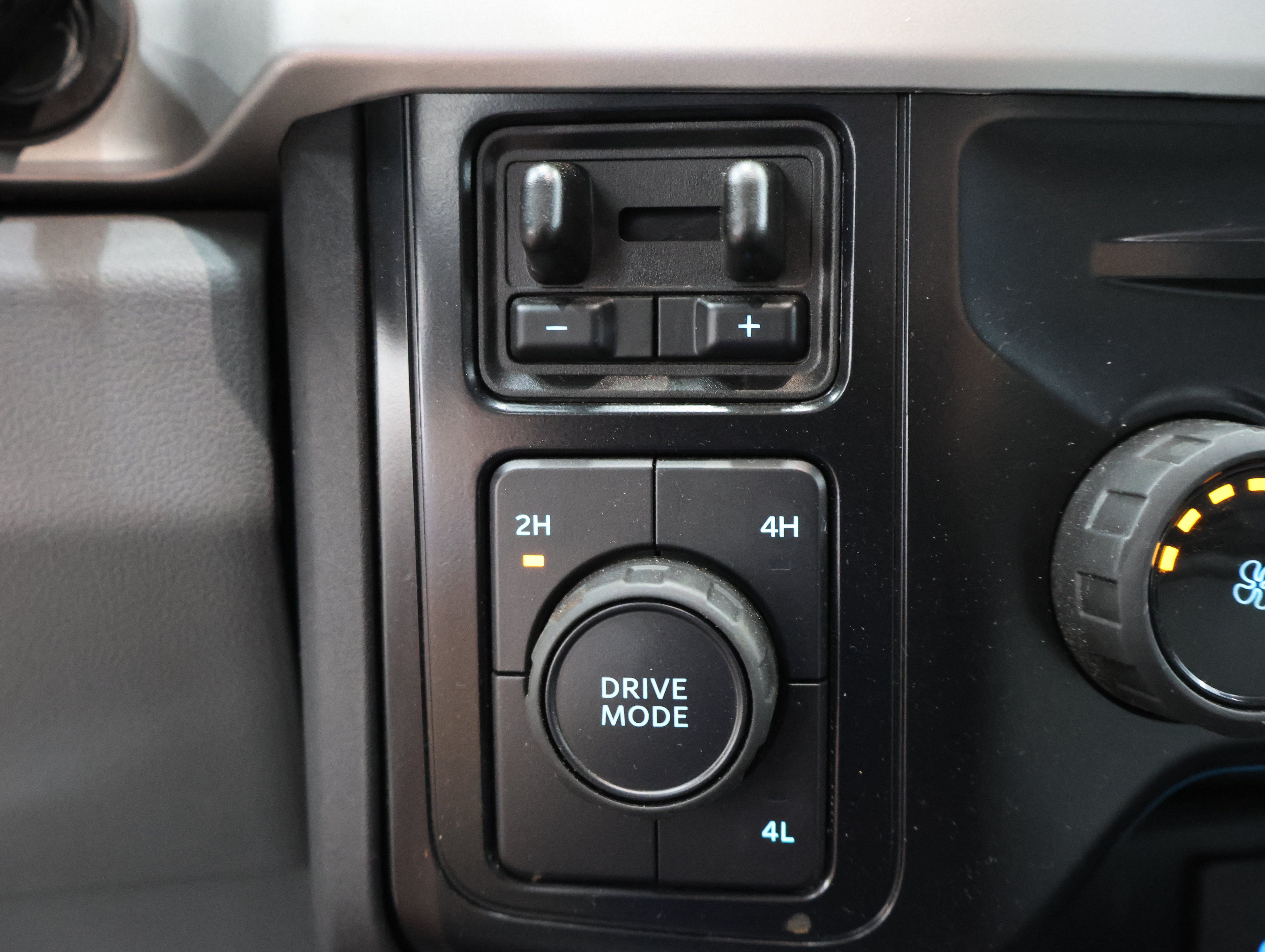 Used 2025 Ford F350 XL w/ XL Driver Assist Package AWD/4WD image 41