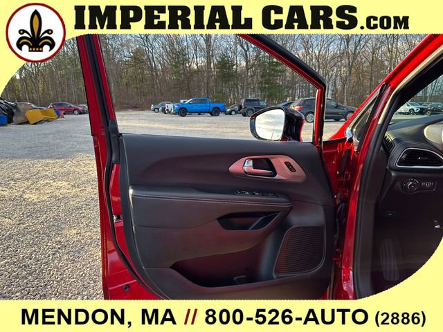 New 2026 Chrysler Pacifica Select image 19