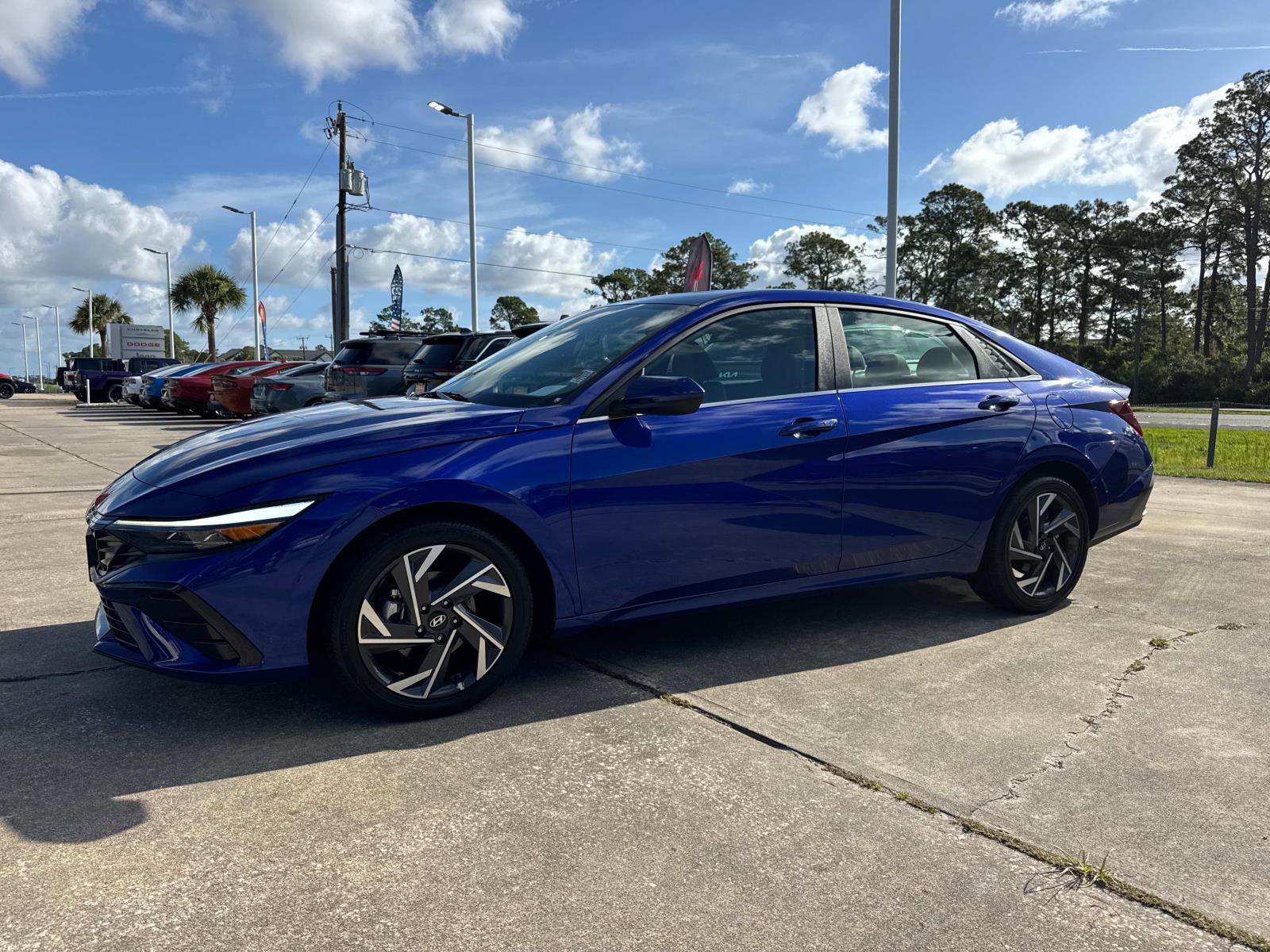 Used 2025 Hyundai Elantra SEL FWD image 7