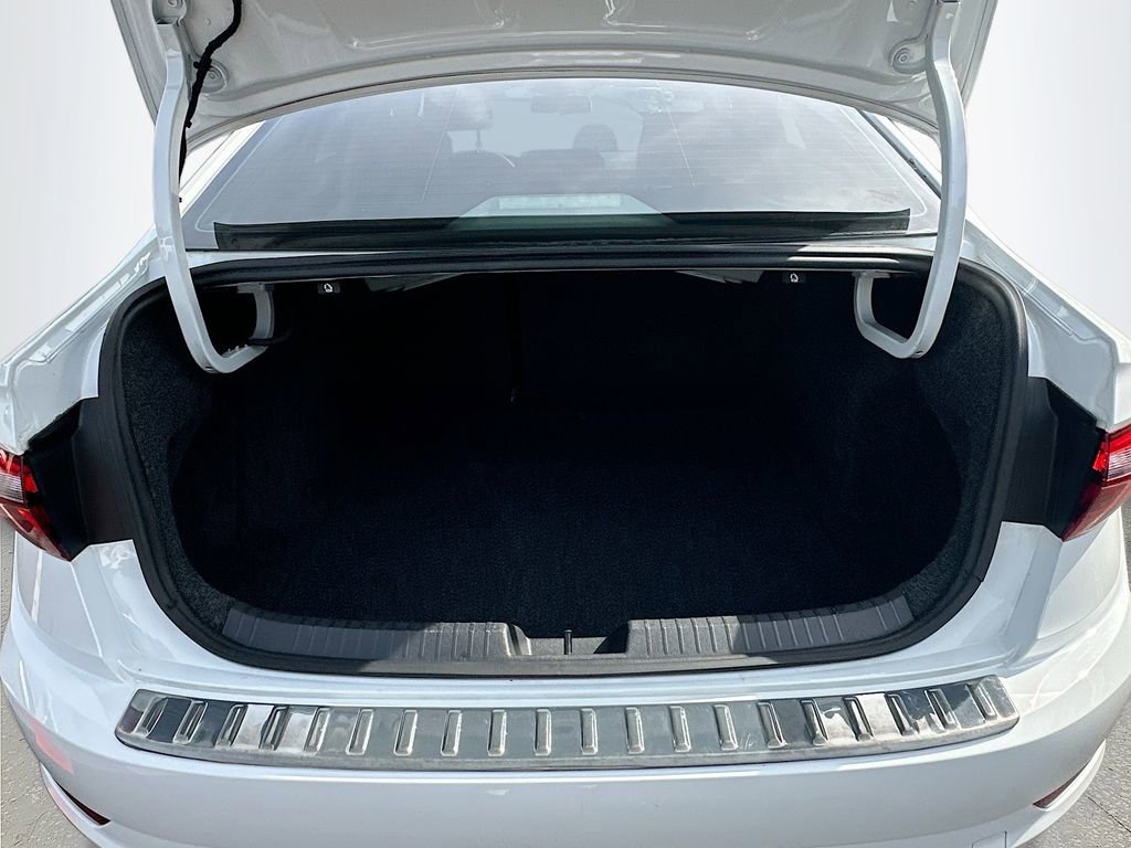Used 2020 Volkswagen Jetta SE FWD image 25
