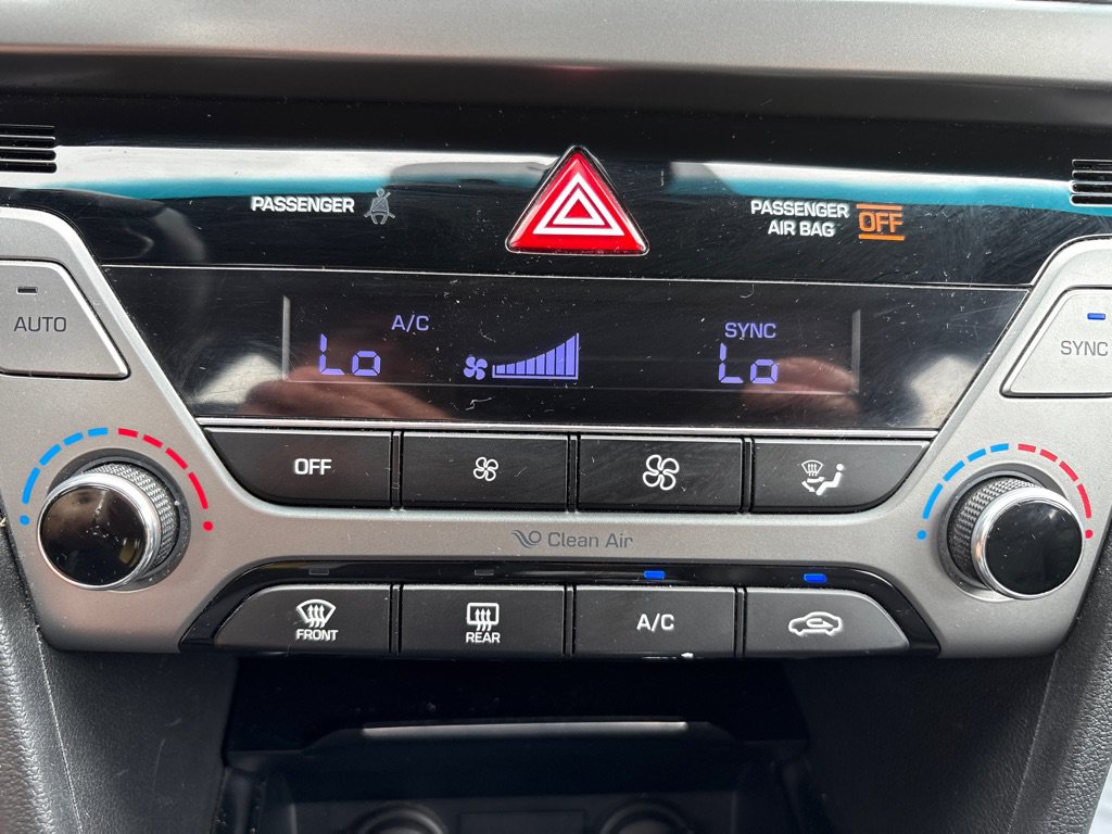 Used 2017 Hyundai Elantra Limited w/ Limited Ultimate Package 05 FWD image 17