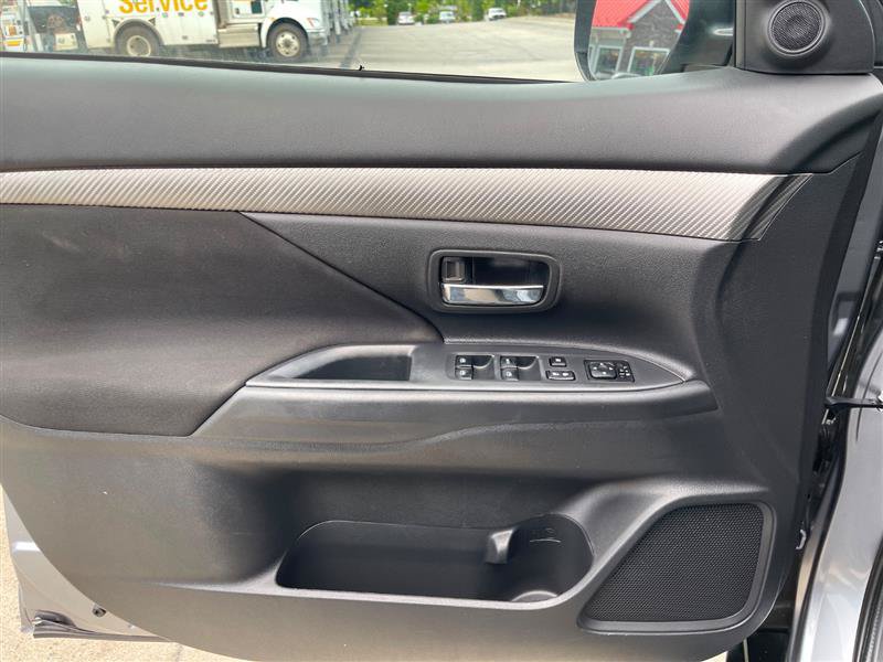 Used 2017 Mitsubishi Outlander ES AWD/4WD image 95