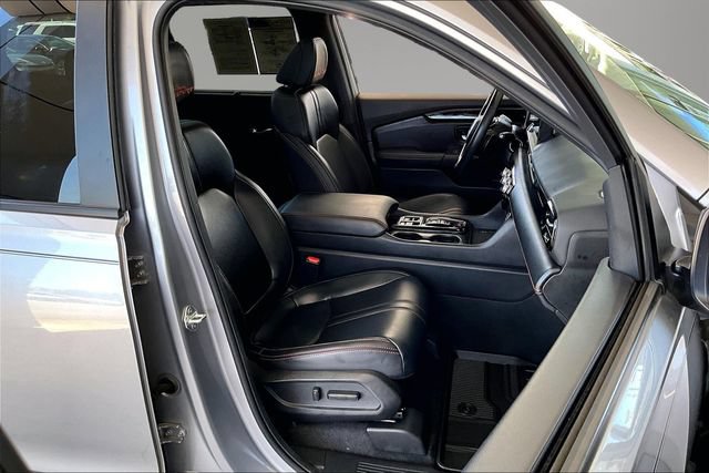 Used 2025 Honda Pilot TrailSport image 27