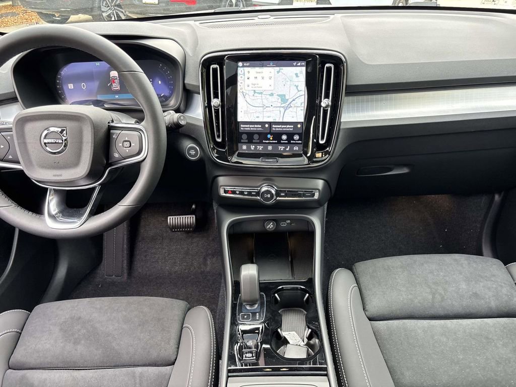 New 2026 Volvo XC40 B5 Ultra w/ Protection Package Premier image 29