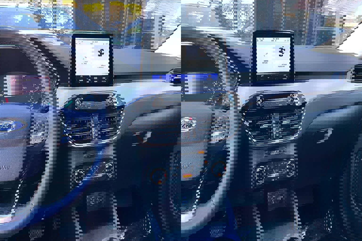 Used 2022 Ford Escape SE w/ SE Sport Appearance Package image 7