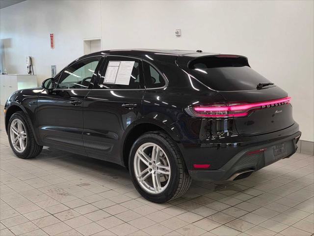 Used 2024 Porsche Macan AWD/4WD image 3