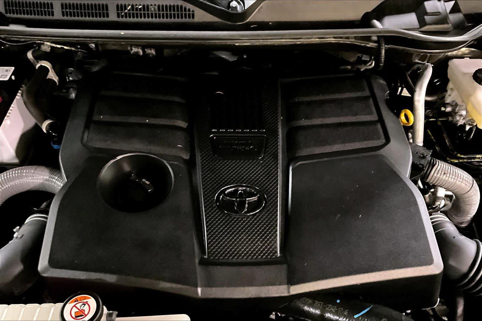 Used 2023 Toyota Tundra Platinum AWD/4WD image 33