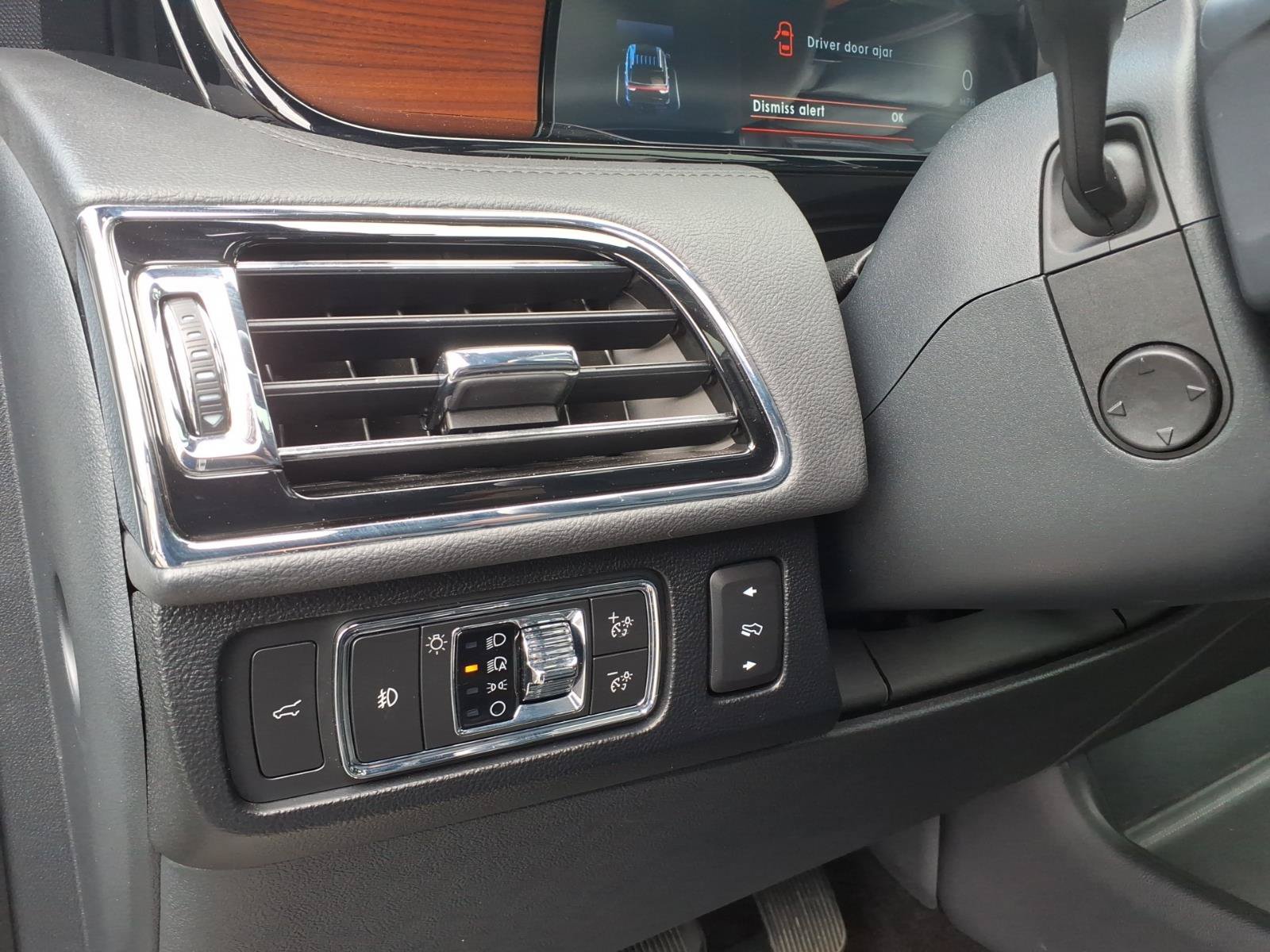 Used 2022 Lincoln Navigator Reserve AWD/4WD image 24
