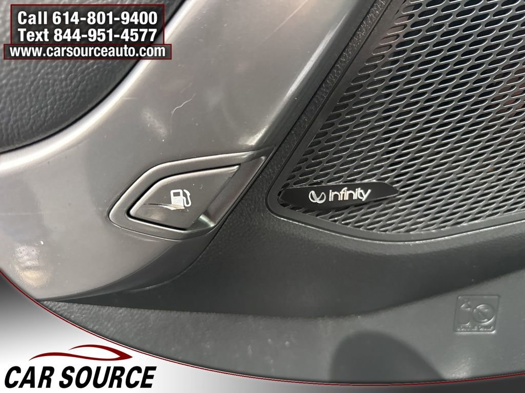 Used 2018 Hyundai Santa Fe Sport w/ Cargo Package image 17