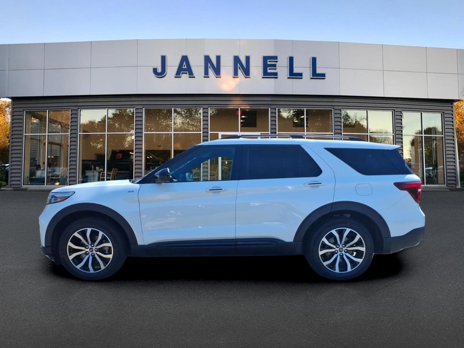 Used 2023 Ford Explorer ST-Line w/ Class IV Trailer Tow Package image 8