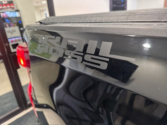 Used 2021 Chevrolet Silverado 1500 LT Trail Boss w/ Convenience Package II image 16