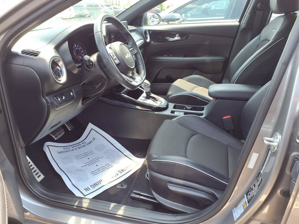 Used 2023 Kia Forte GT-Line w/ GT-Line Technology Package FWD image 16