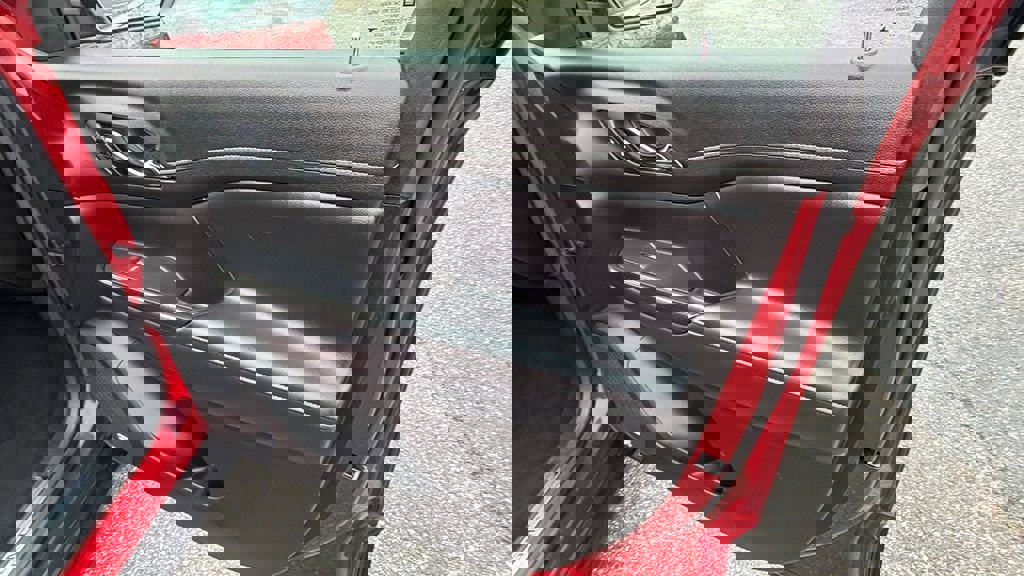 Used 2021 GMC Acadia SLT w/ Preferred Package image 16