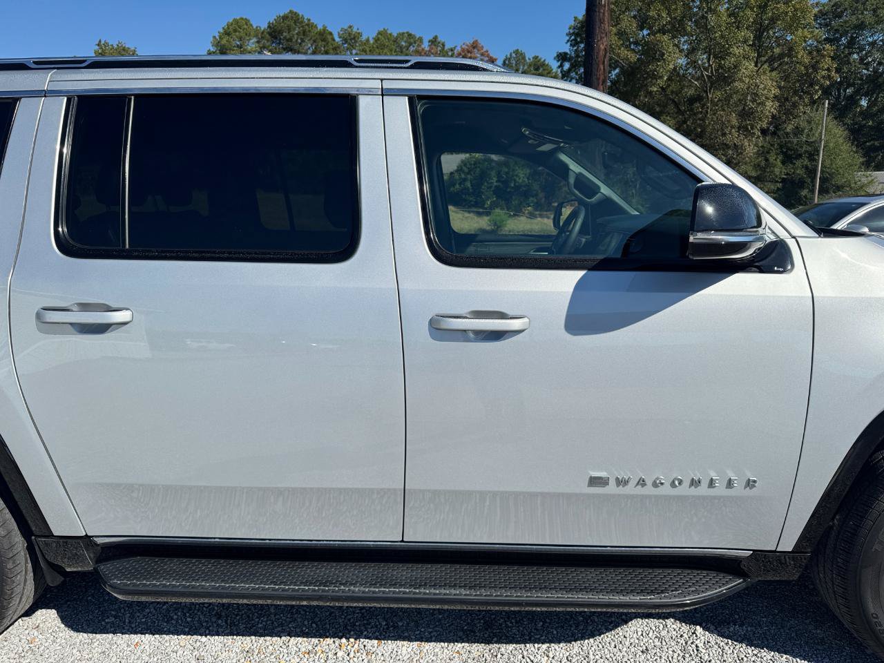 Used 2024 Jeep Wagoneer L Series II RWD image 8