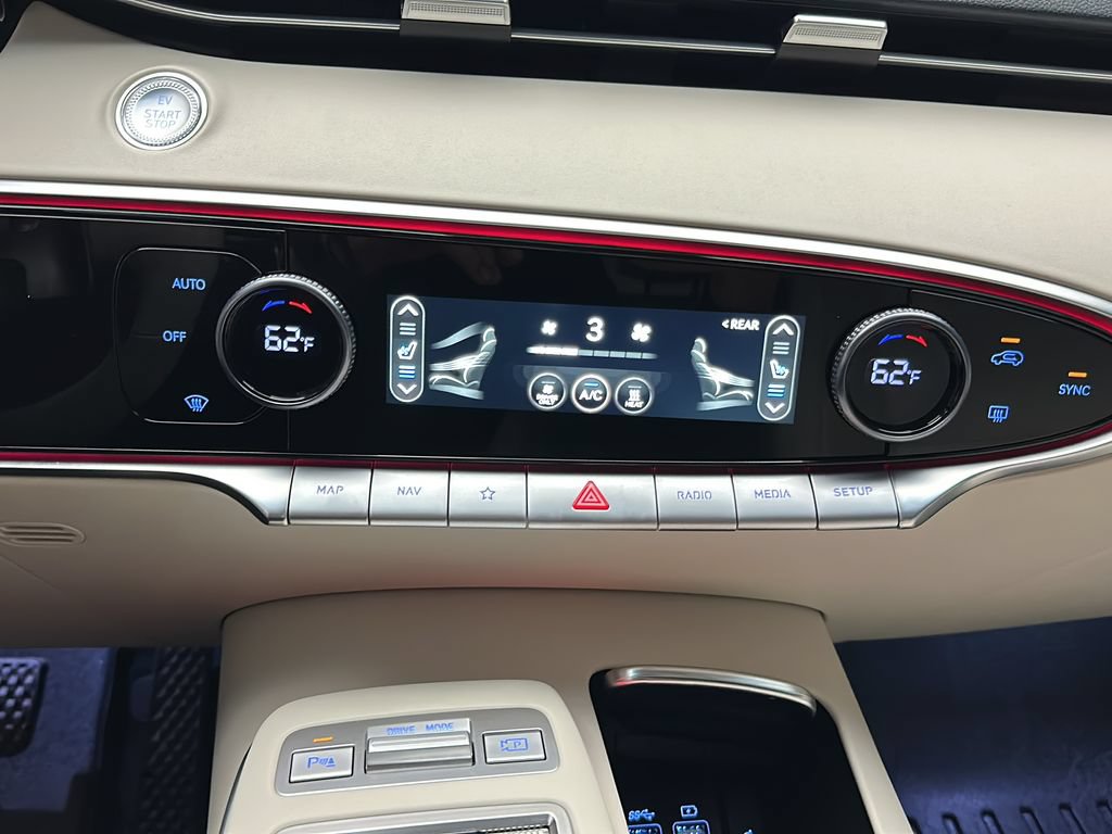 Certified 2025 Genesis Electrified GV70 AWD/4WD image 30