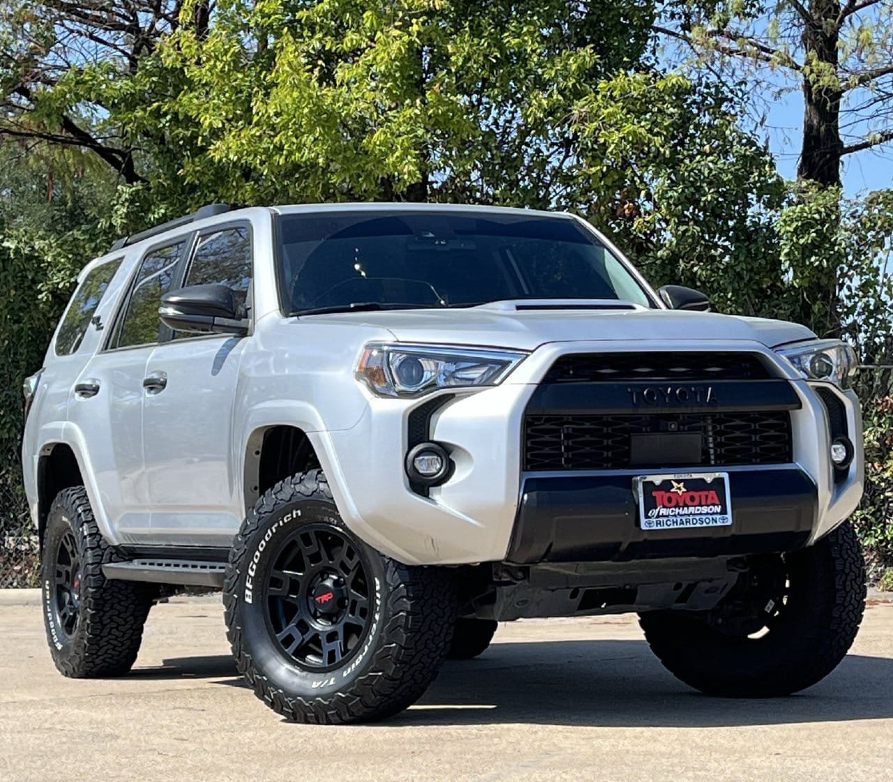 Used 2022 Toyota 4Runner TRD Off-Road Premium AWD/4WD image 2