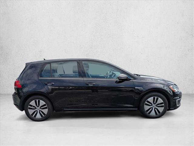 Used 2016 Volkswagen e-Golf SE w/ DC Fast Charging Package FWD image 4