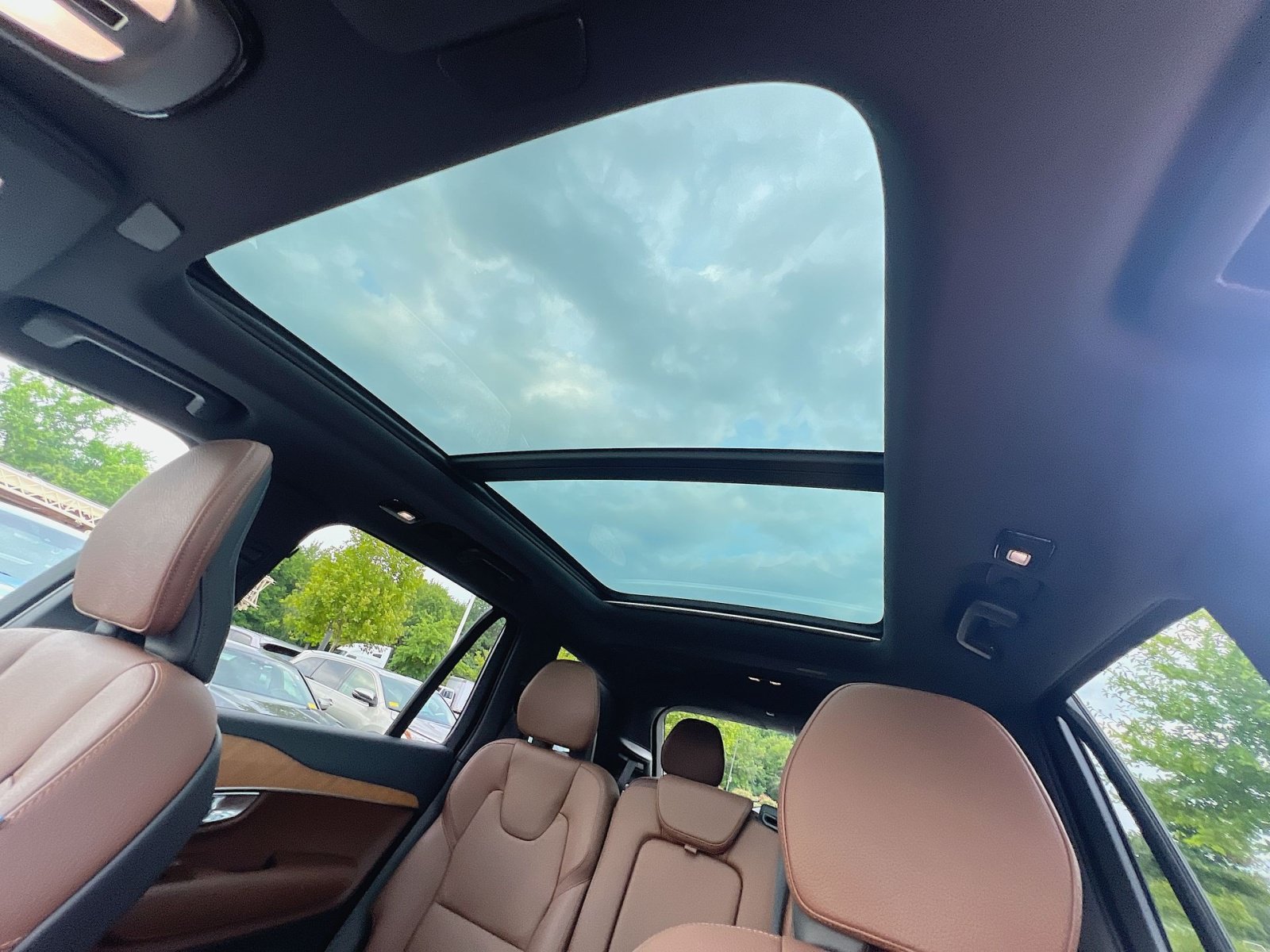 Certified 2023 Volvo XC90 B6 Plus w/ Protection Package Premier AWD/4WD image 24