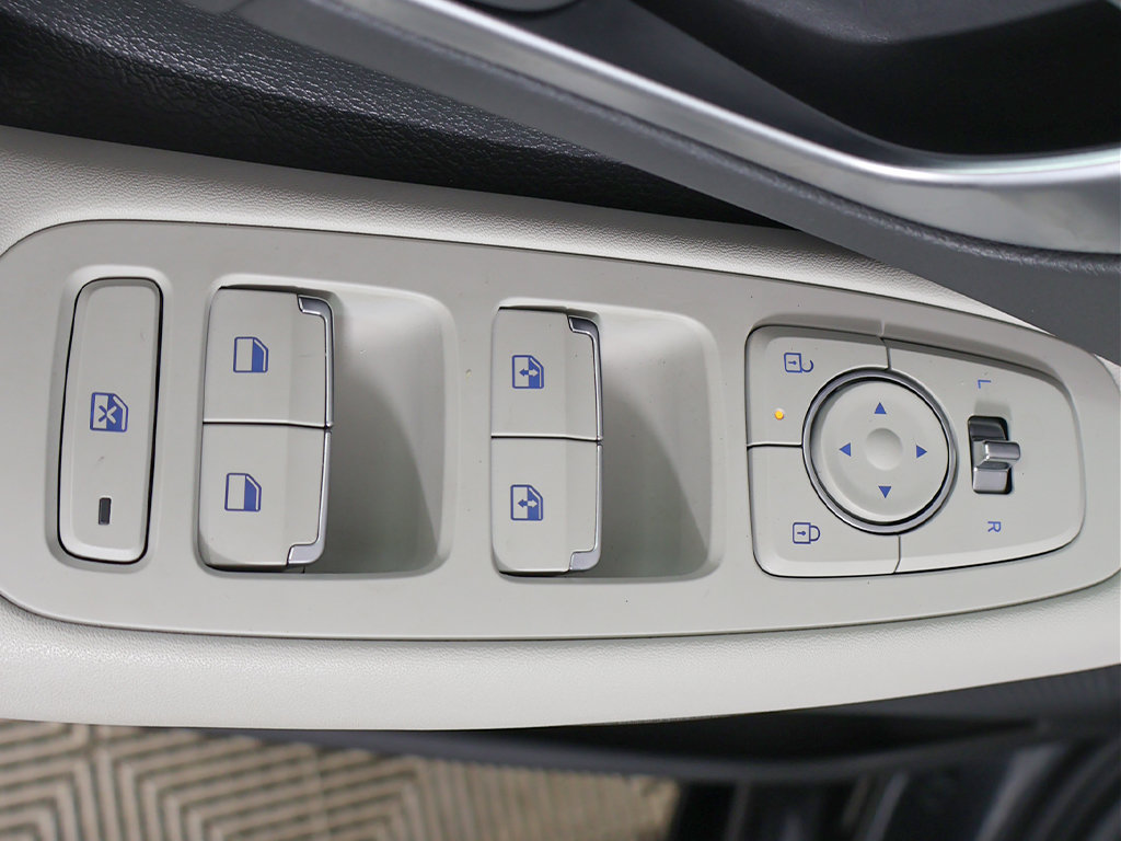 Certified 2026 Hyundai Sonata SEL AWD/4WD image 30