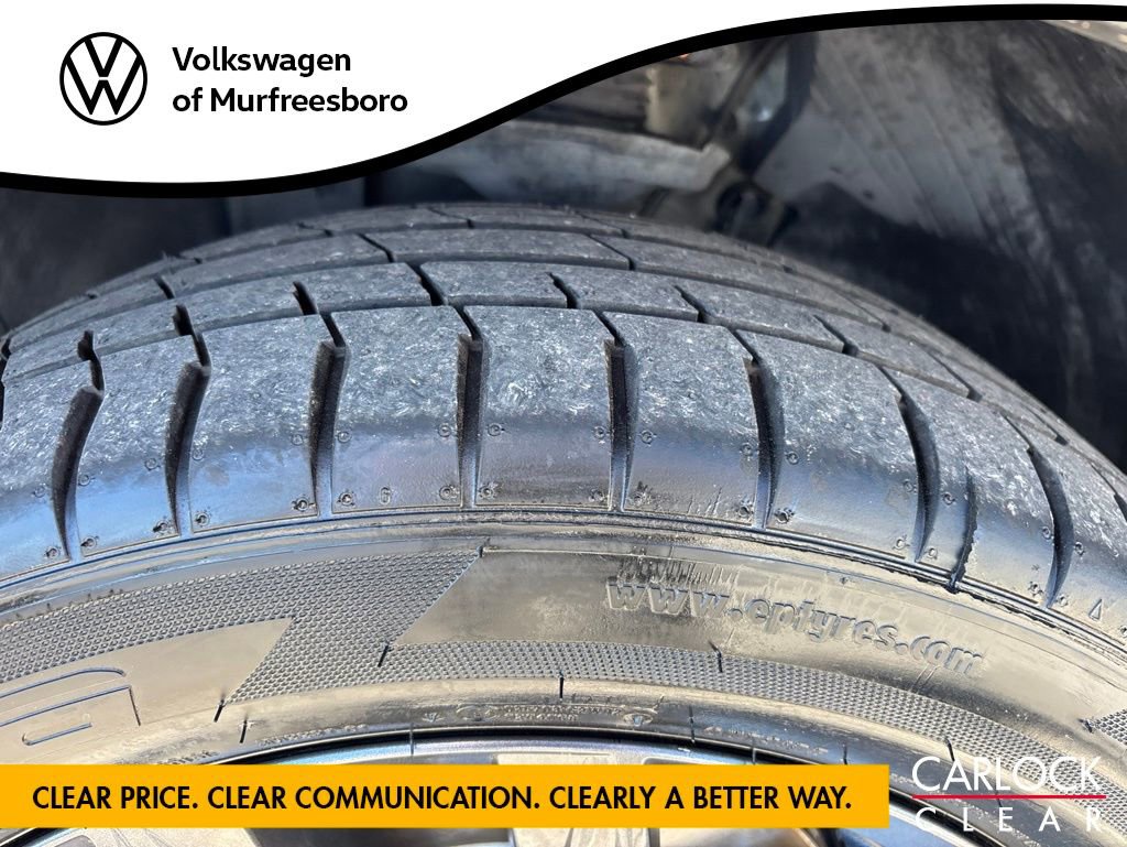 Used 2023 Volkswagen Tiguan SE w/ Panoramic Sunroof Package FWD image 9