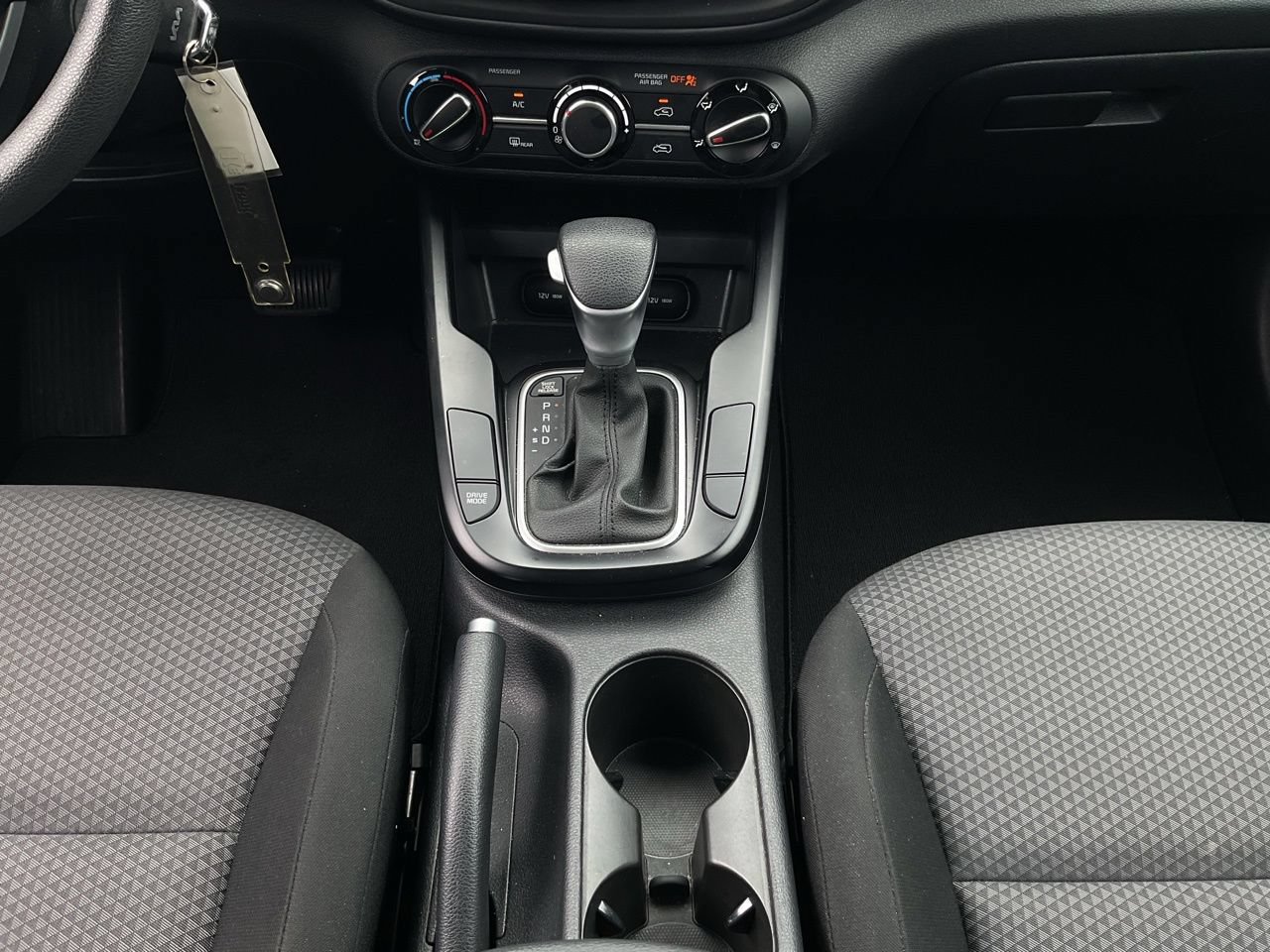 Used 2025 Kia Soul LX w/ LX Technology Package FWD image 11