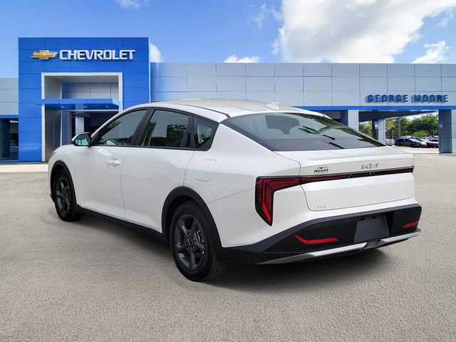 Used 2025 Kia K4 FWD image 3