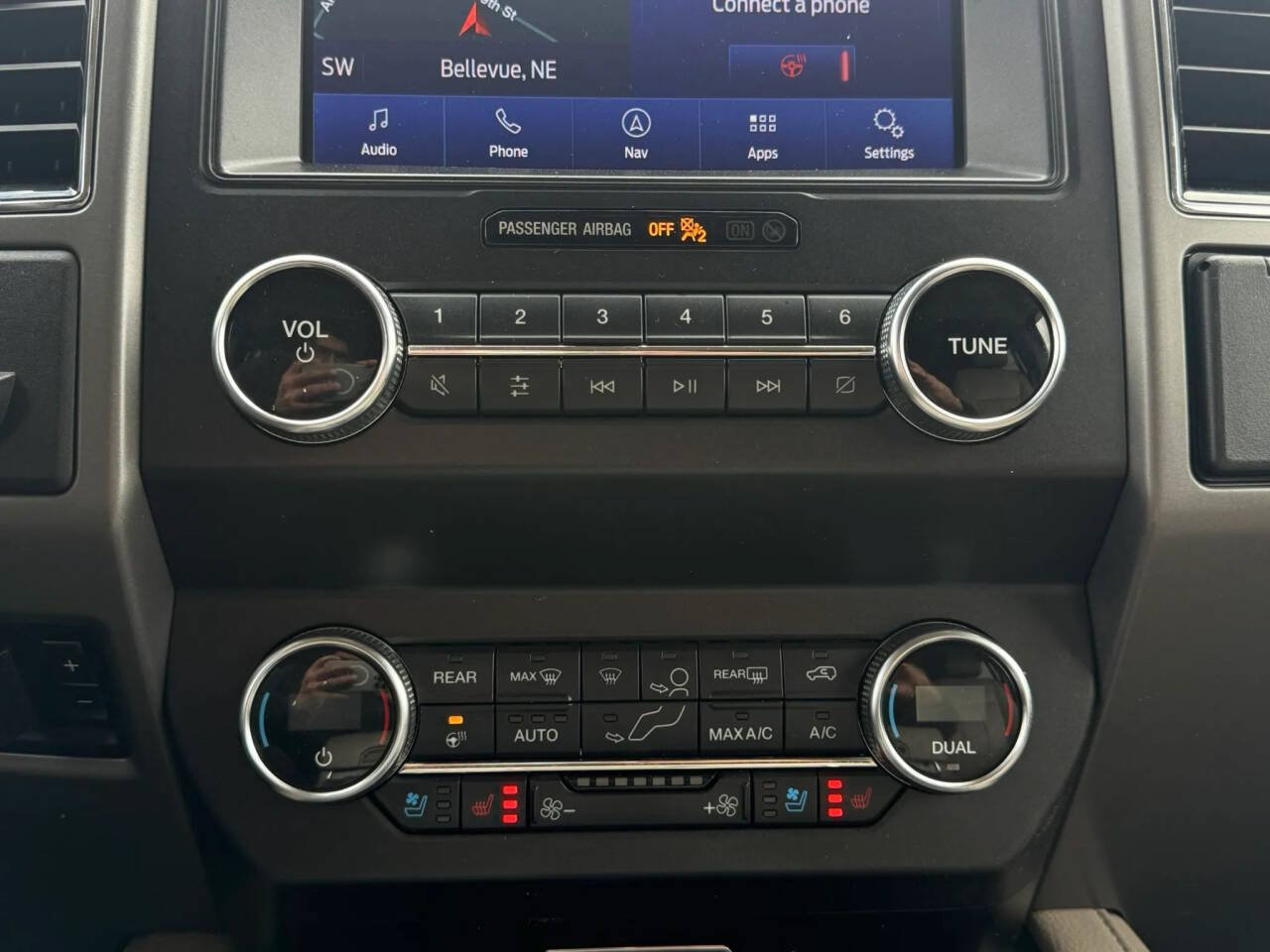 Used 2020 Ford Expedition XLT w/ Equipment Group 202A AWD/4WD image 7