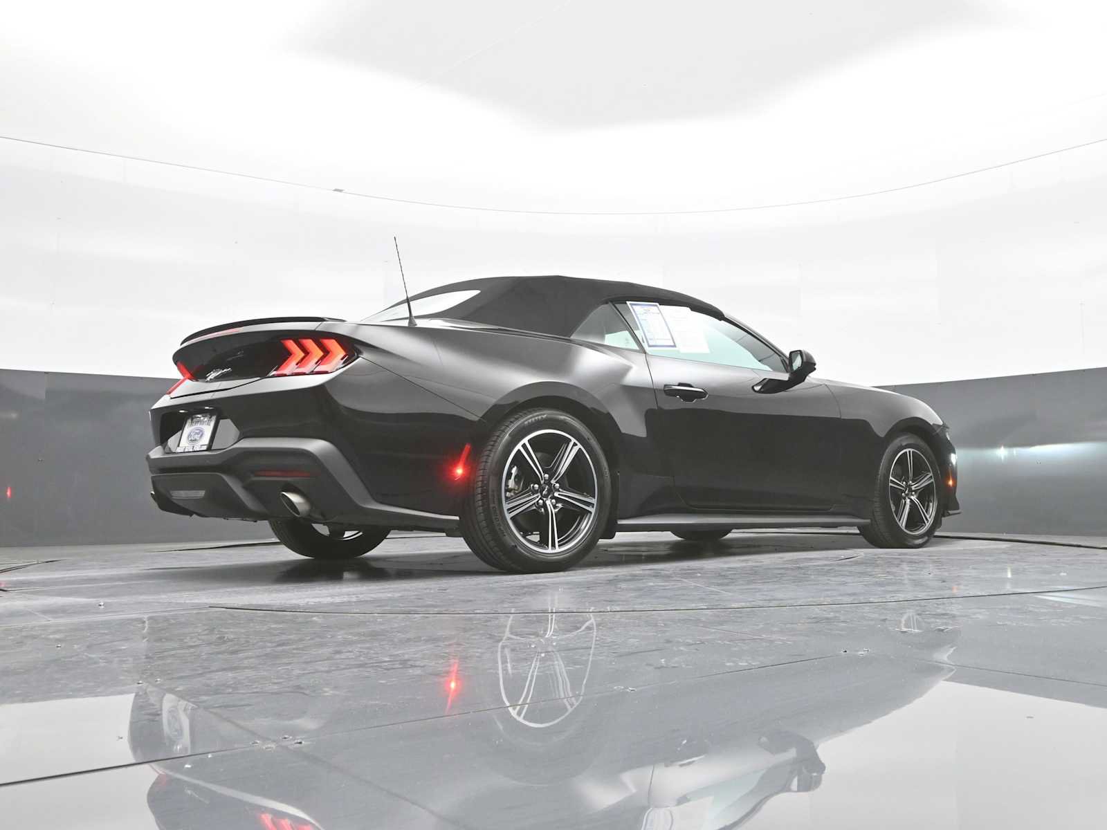 Used 2025 Ford Mustang Premium RWD image 40