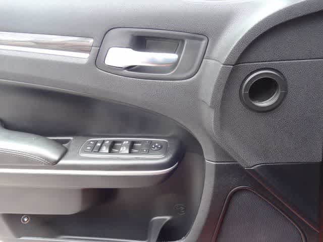 Used 2021 Chrysler 300 Touring RWD image 15