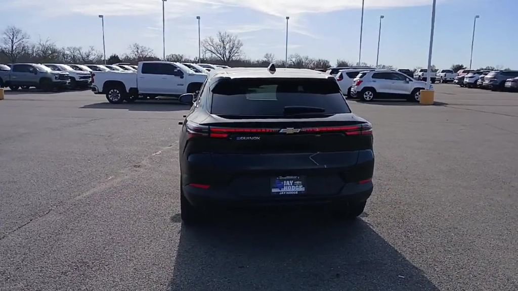 New 2026 Chevrolet Equinox EV LT image 7