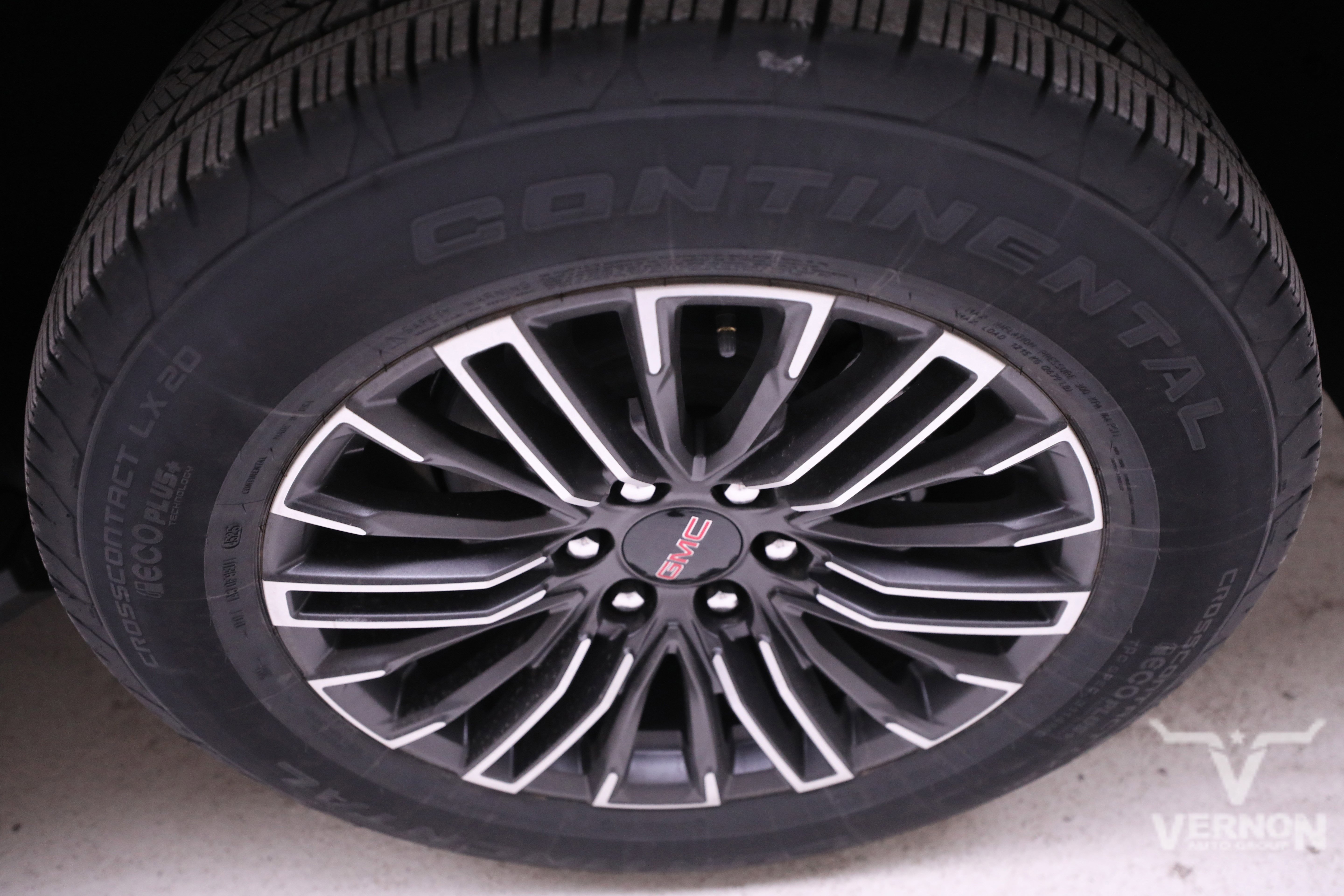 New 2026 GMC Yukon Elevation image 32