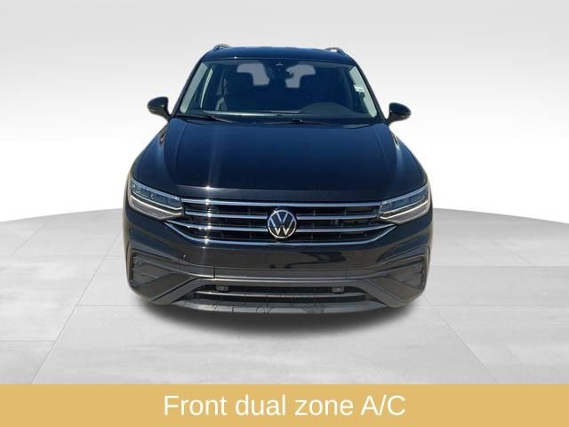 Used 2024 Volkswagen Tiguan SE image 2