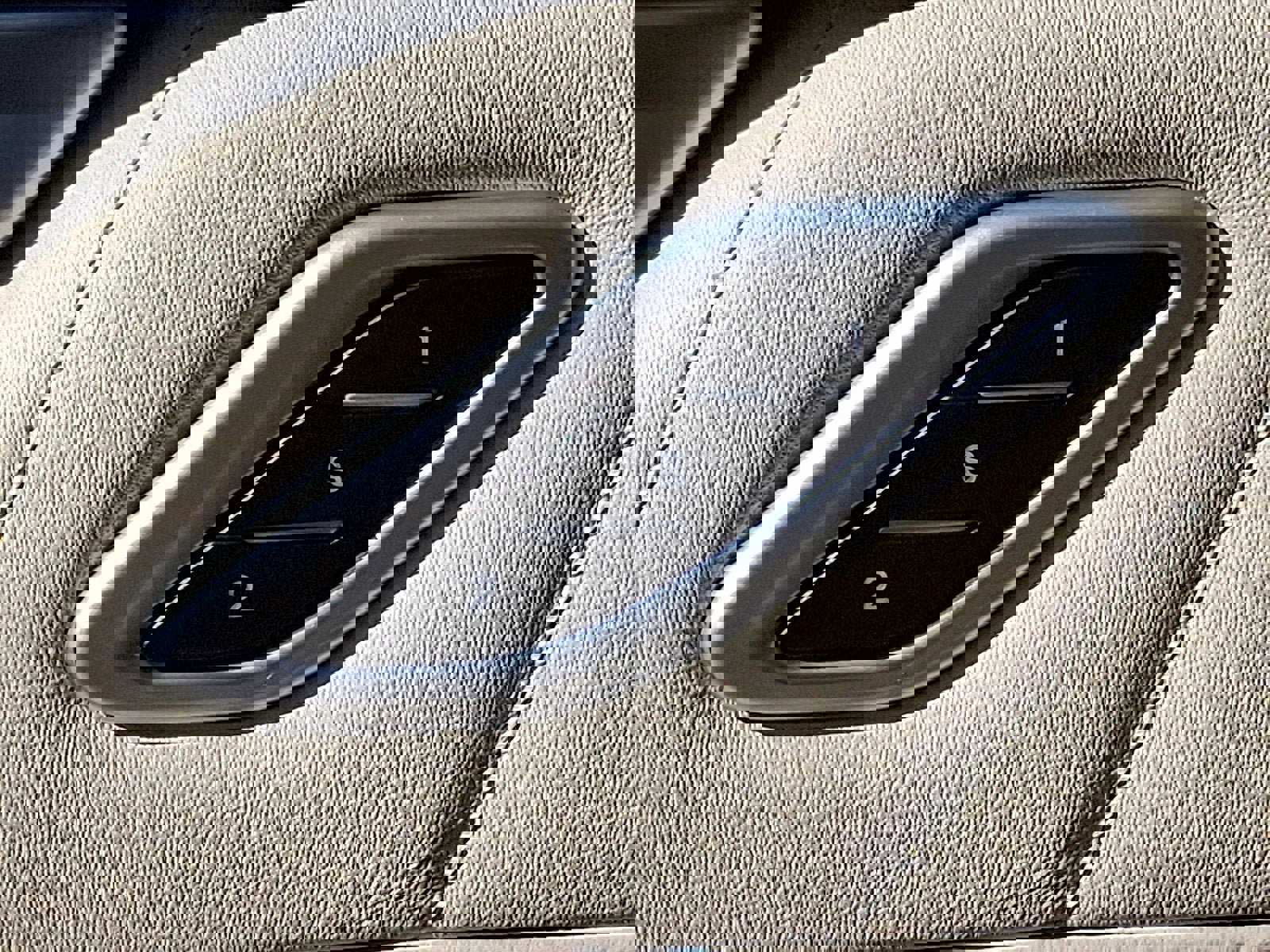 Used 2020 Maserati Levante S GranLusso image 27