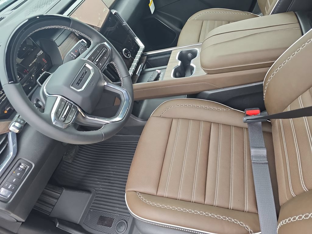 New 2026 GMC Acadia Denali Ultimate w/ LPO, Floor Liner Package AWD/4WD image 17