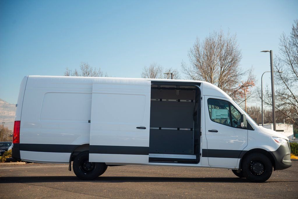 New 2025 Mercedes-Benz Sprinter 4500 image 7