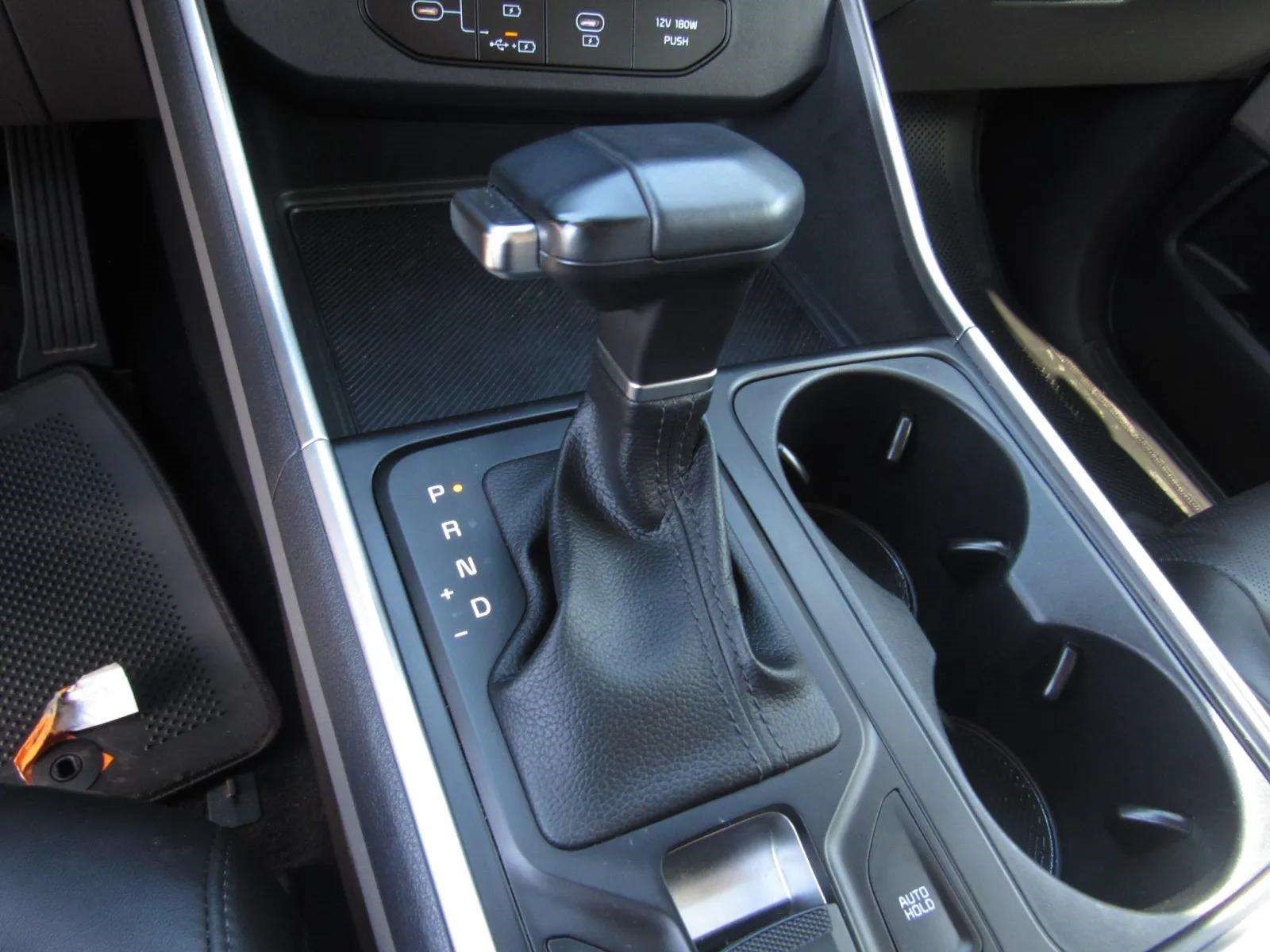 Used 2025 Kia Carnival FWD image 21