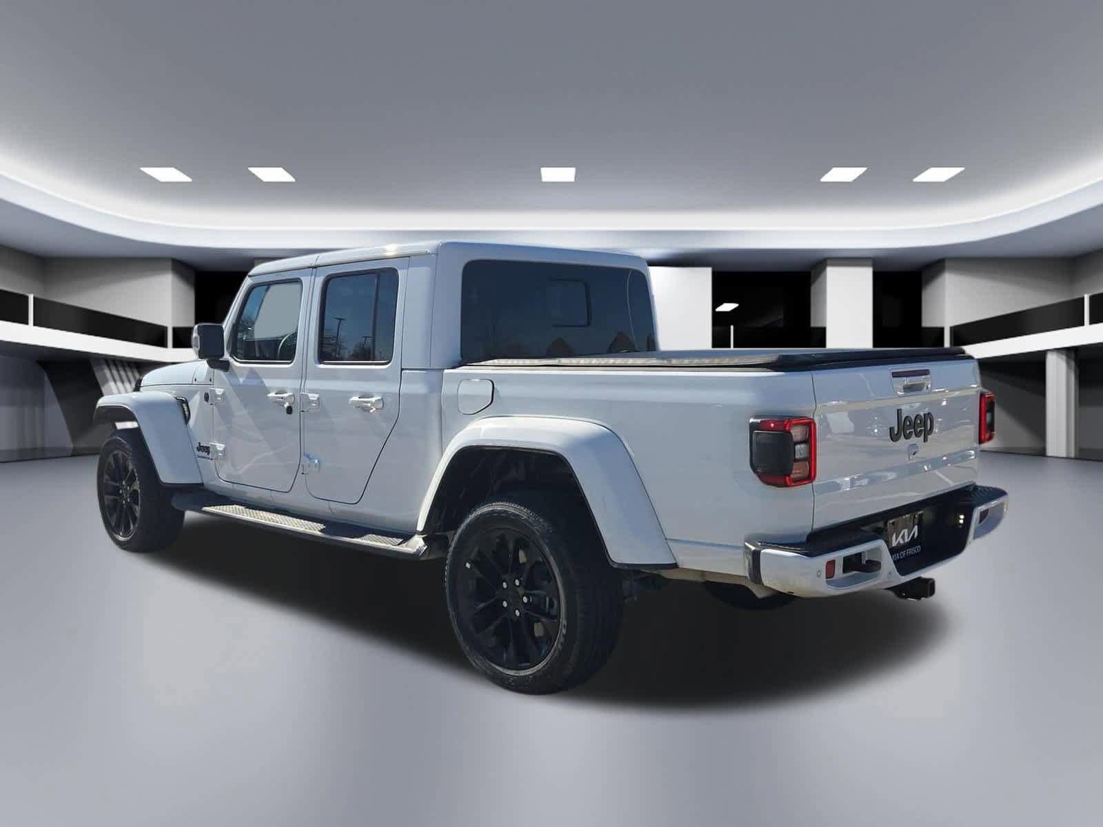 Used 2023 Jeep Gladiator Overland image 4