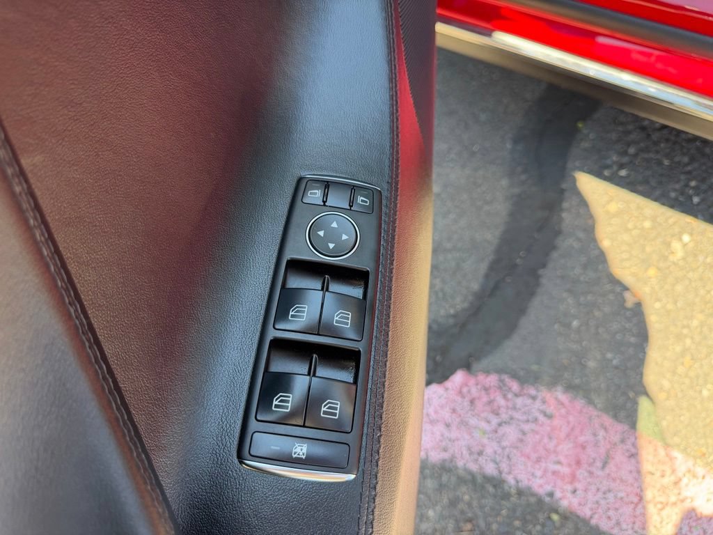Used 2013 Tesla Model S Performance RWD image 12