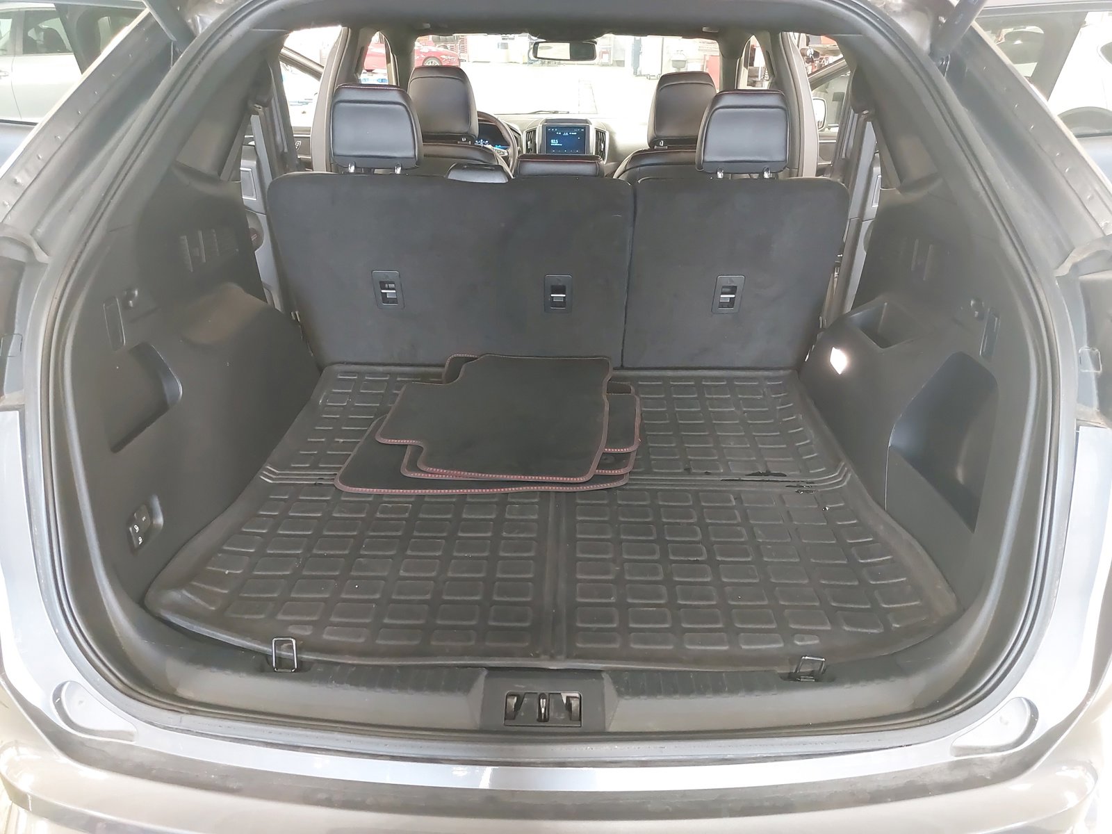 Used 2024 Ford Edge ST-Line image 13