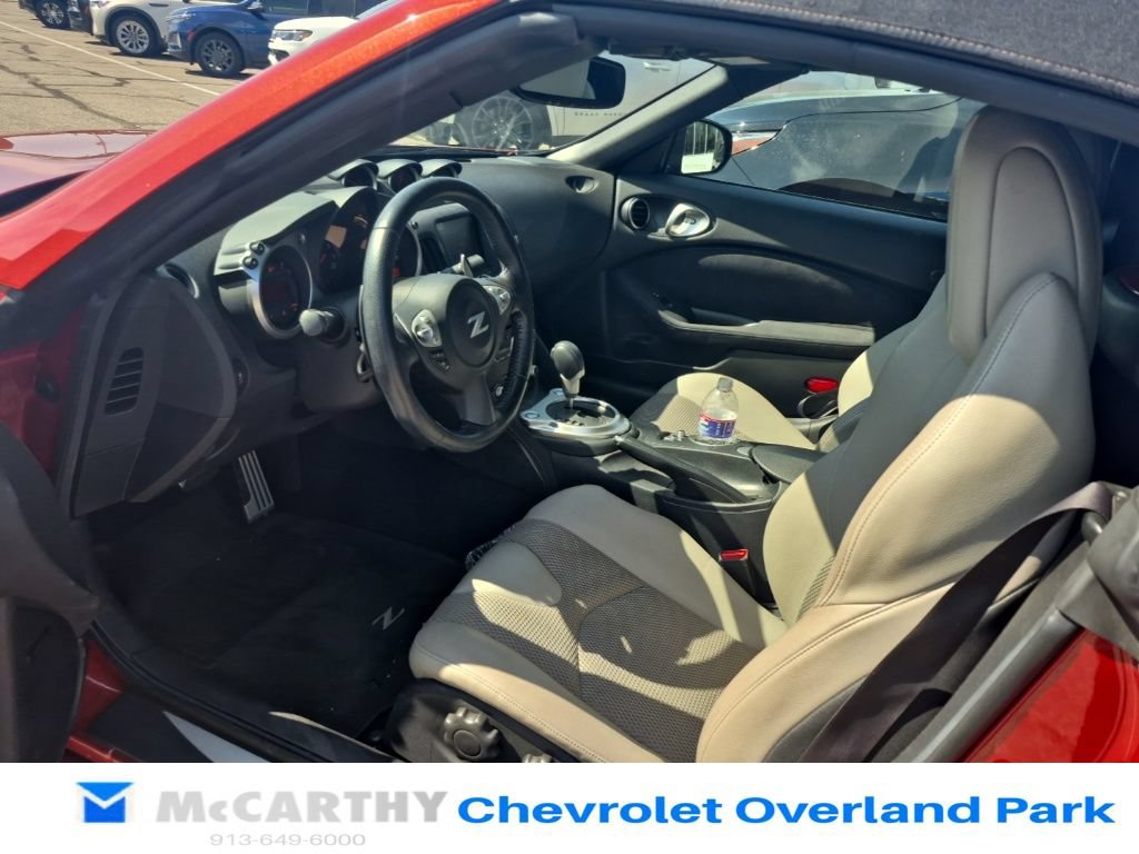 Used 2016 Nissan 370Z Touring RWD image 6