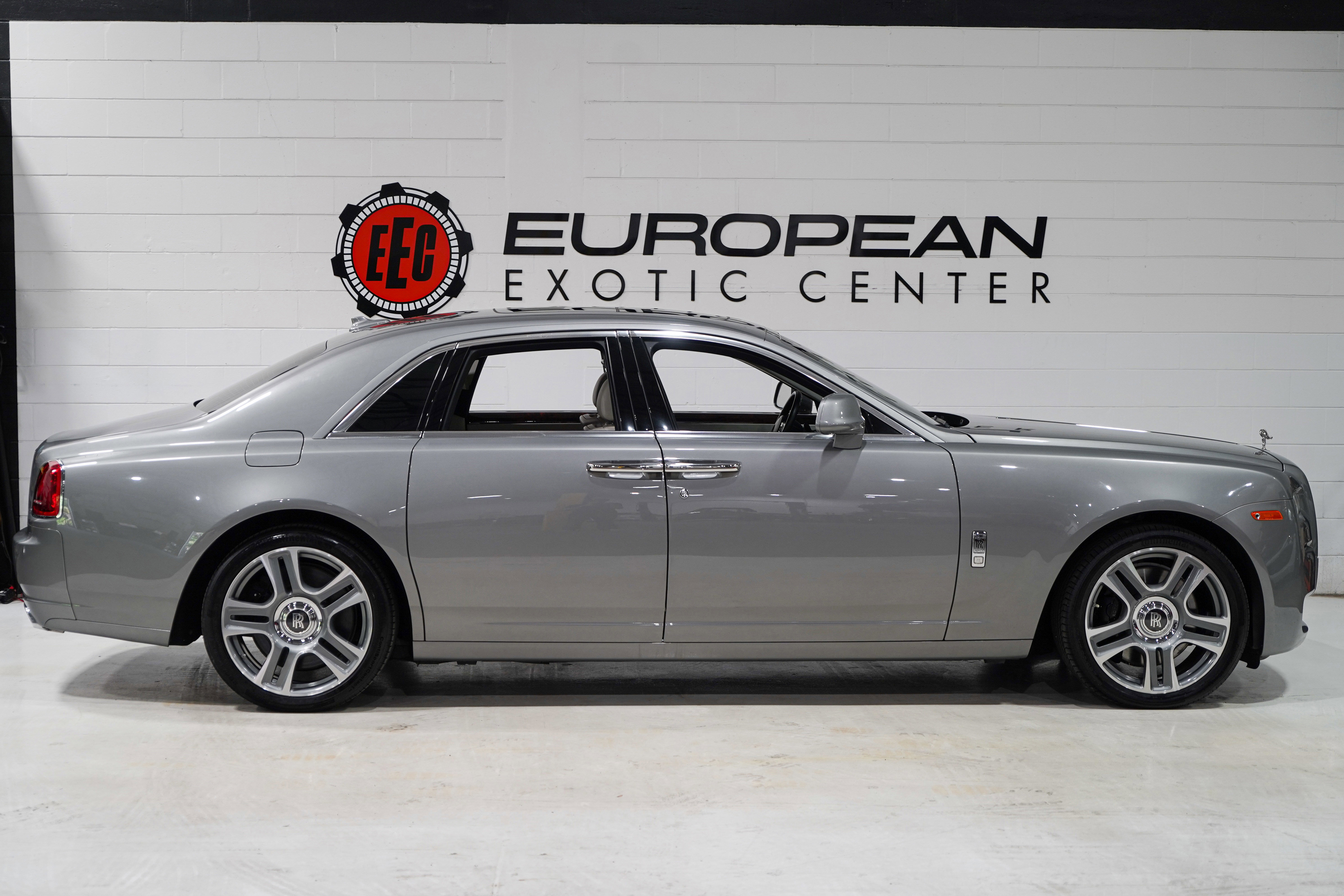 Used 2015 Rolls-Royce Ghost RWD image 6