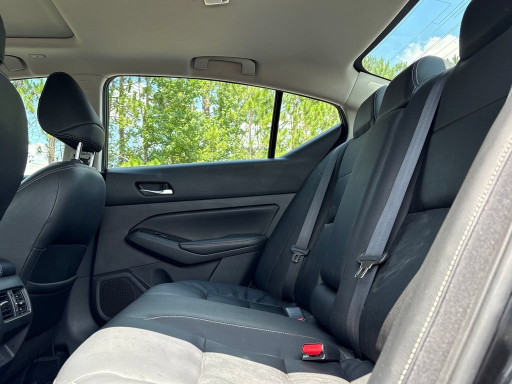 Used 2020 Nissan Altima 2.0 Platinum FWD image 22