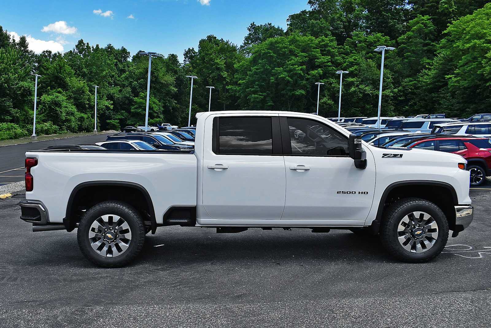 New 2026 Chevrolet Silverado 2500 LT w/ All Star Edition AWD/4WD image 6